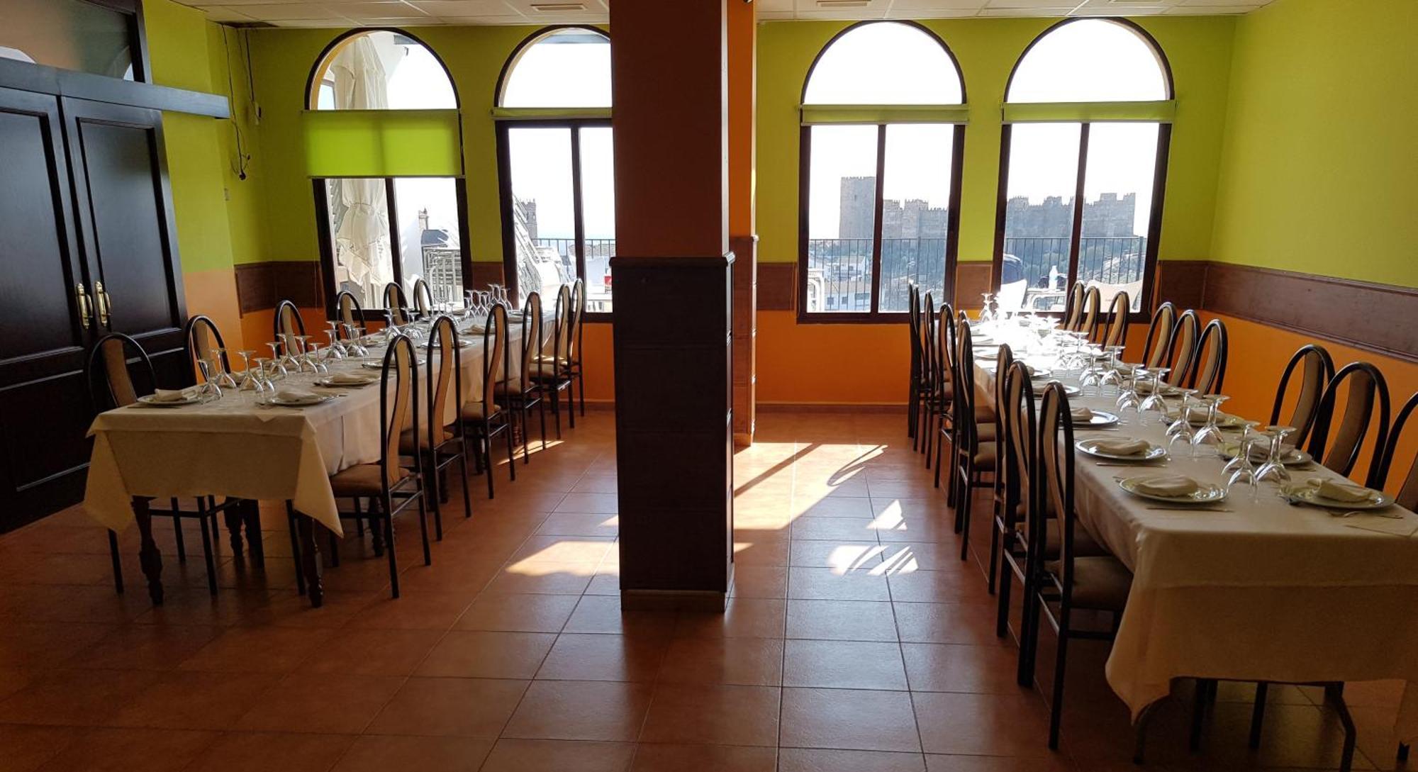 Hotel Restaurante Banos Baños de la Encina Exteriör bild