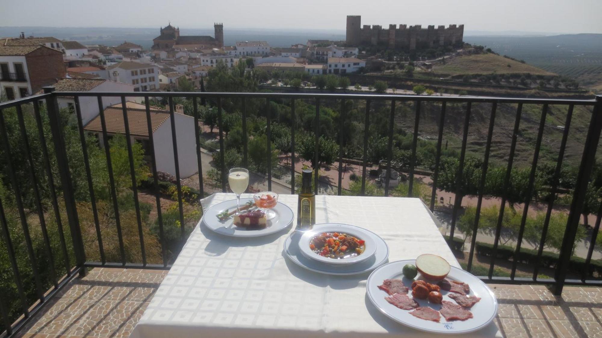 Hotel Restaurante Banos Baños de la Encina Exteriör bild