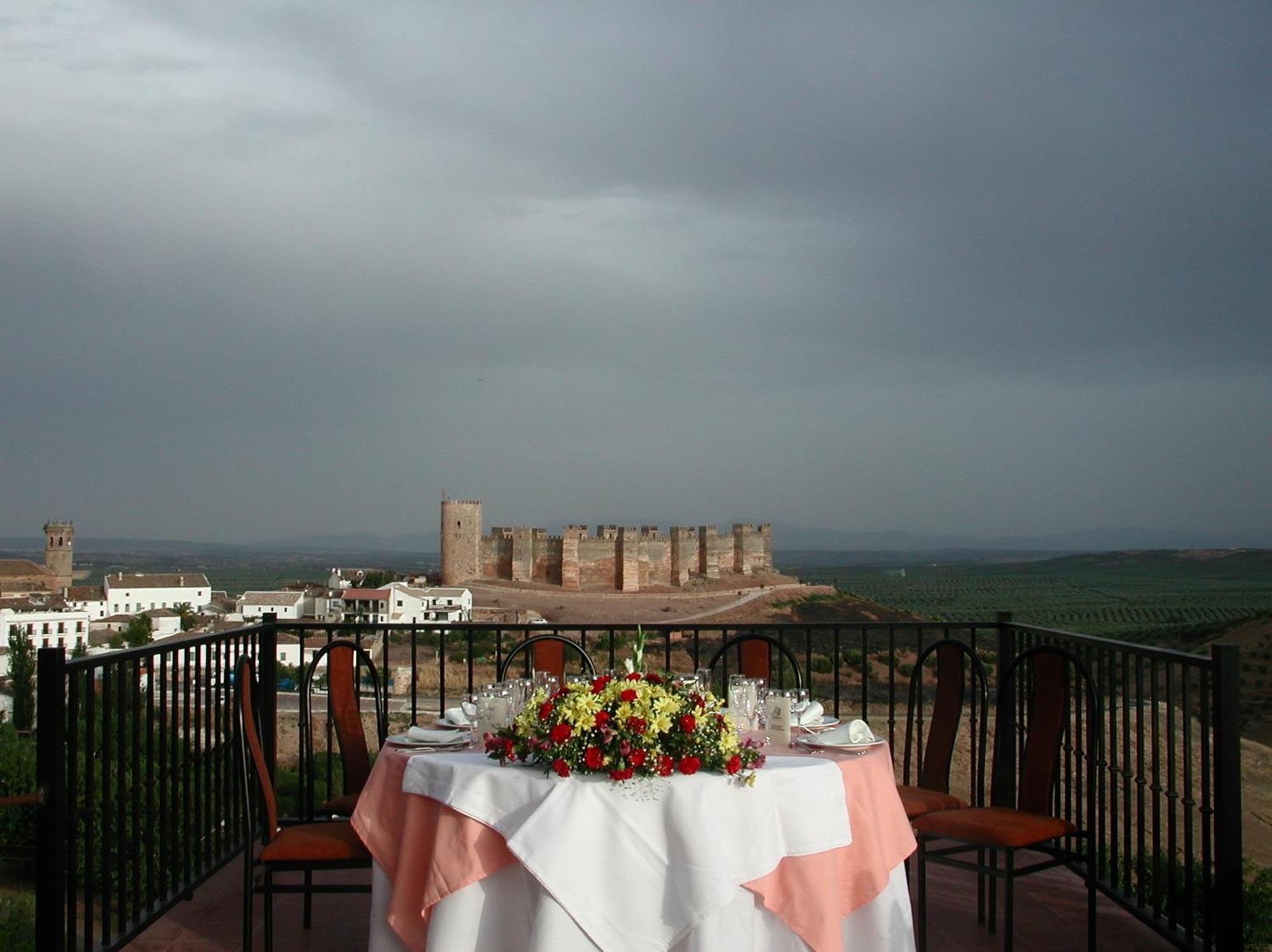 Hotel Restaurante Banos Baños de la Encina Exteriör bild